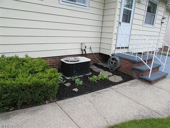 2nd image of 264 Deborah Ln