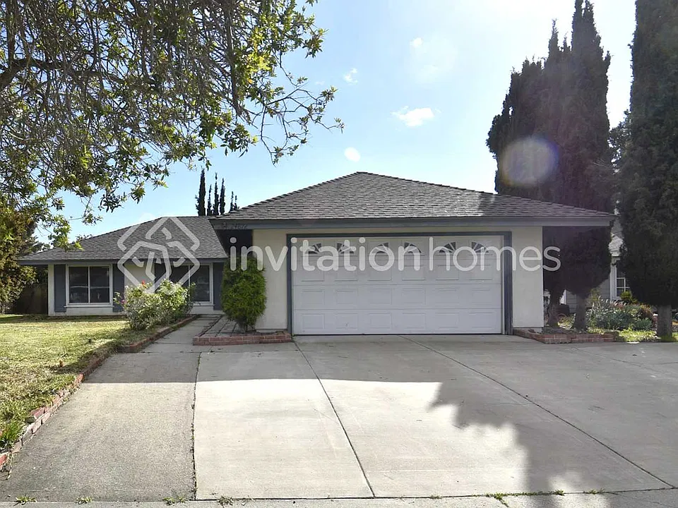 24872 Calle El Toro Grande