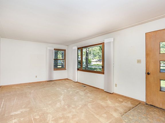 4th image of 3819 Haskin Drive