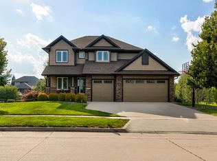 7042 Peckham St, Johnston, IA 50131