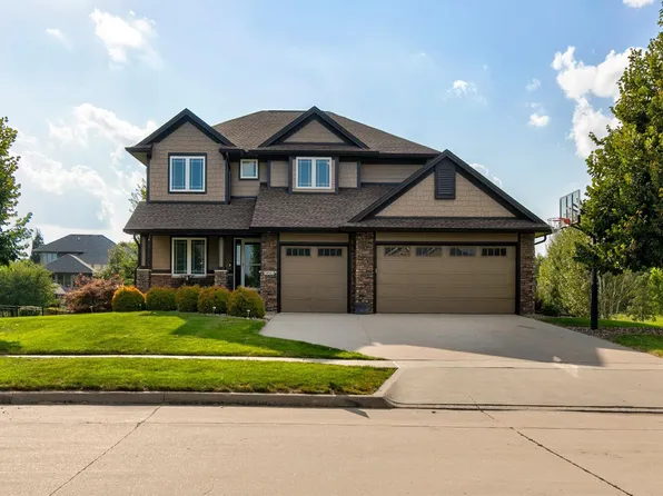 7042 Peckham St, Johnston, IA 50131