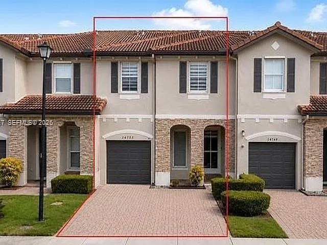 3 bed, 2.5 bath, 1816 sqft, $3,600 — Photo 1