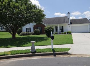 221 Bayou Ln, Winder, GA 30680