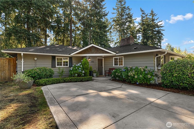 2nd image of 2422 126th Avenue NE