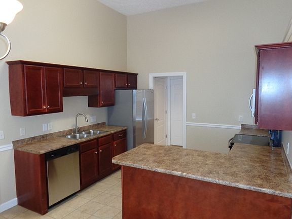 3rd image of 1114 Remuda Cir