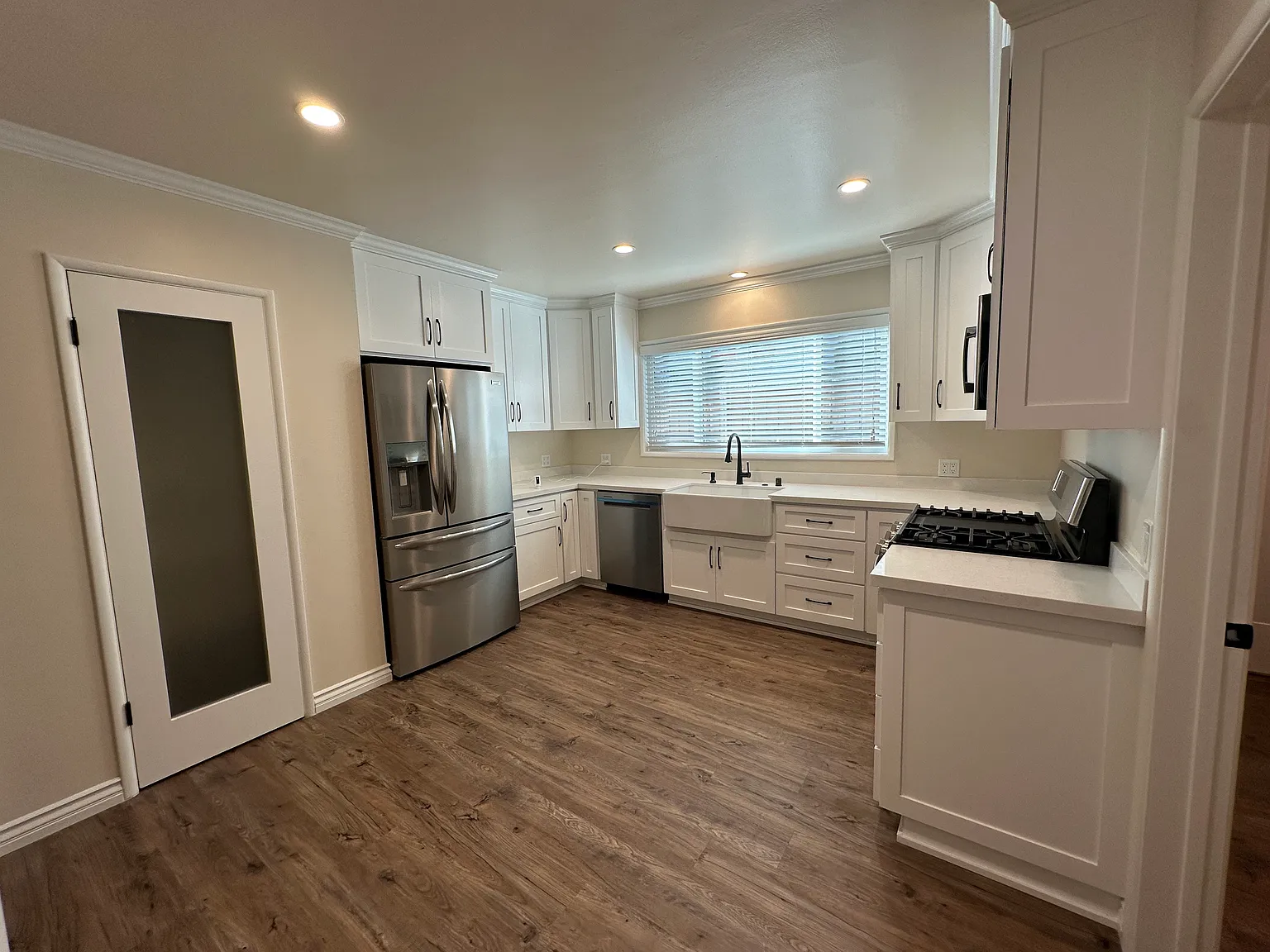 3 bed, 1776 sqft, $6,000 — Photo 4