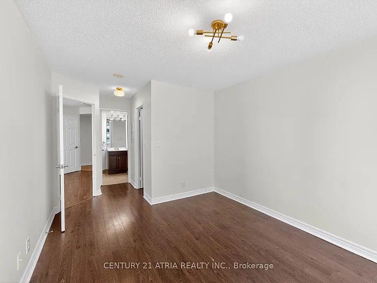 23 Hollywood Ave #808 — Photo 32
