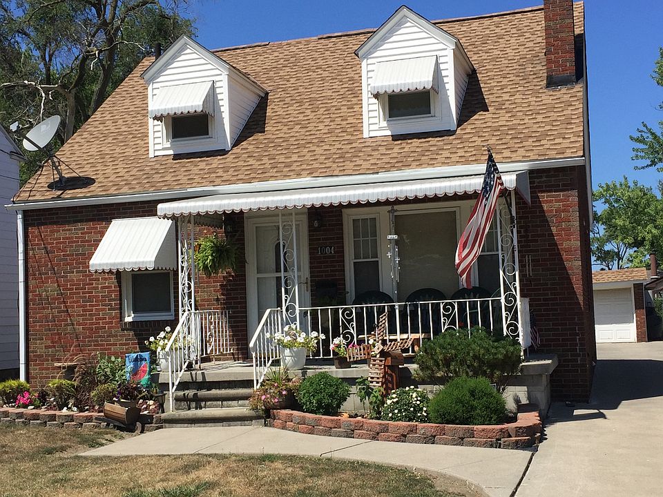 1st image of 1004 W 29th St