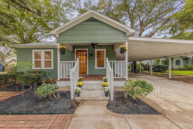 702 Pecan St, Bastrop, TX 78602 Zillow