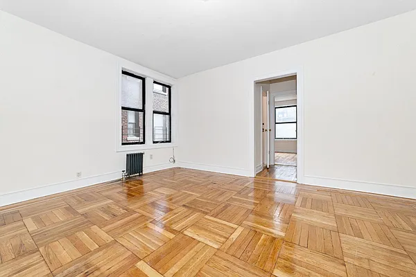 Rented by MNS | media 10