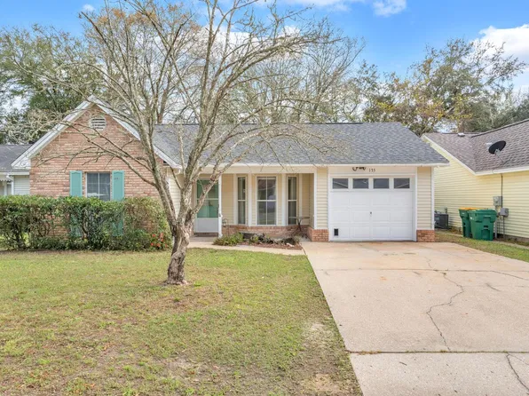 135 Summit Ct, Niceville, FL 32578