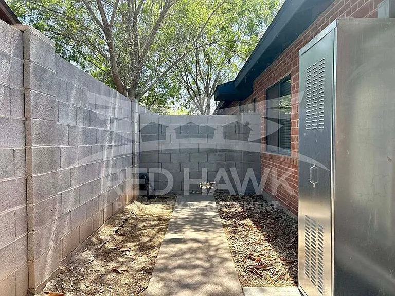 315 W Highland Ave #1 — Photo 16