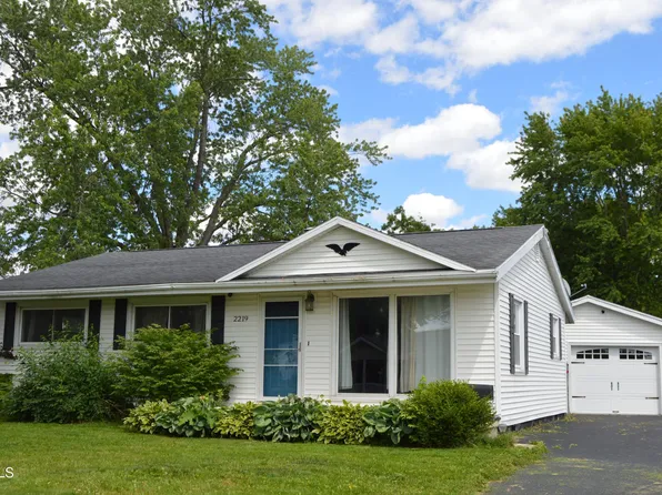 2219 Greenacre Dr, Findlay, OH 45840
