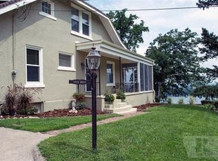 1920 River St, Burlington, IA 52601