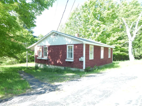 51 High Street, West Paris, ME 04289