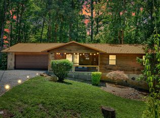 415 Owenwood Dr, Sevierville, TN 37876