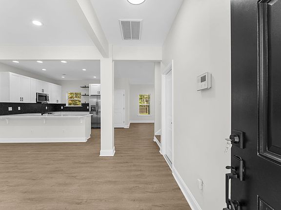 4th image of 602 Sleepy Hollow Ct
