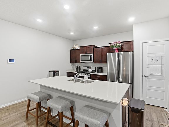 5th image of 3231 N Stanley Rd