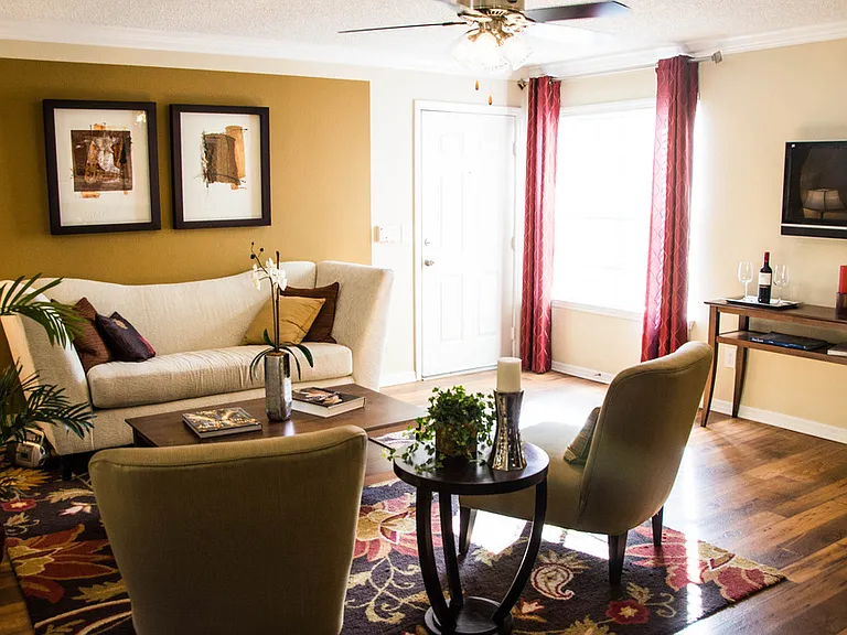 Elements of Belle Rive Apartments — Photo 18