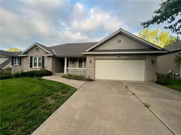 6113 N Mersington Ave, Gladstone, MO 64119