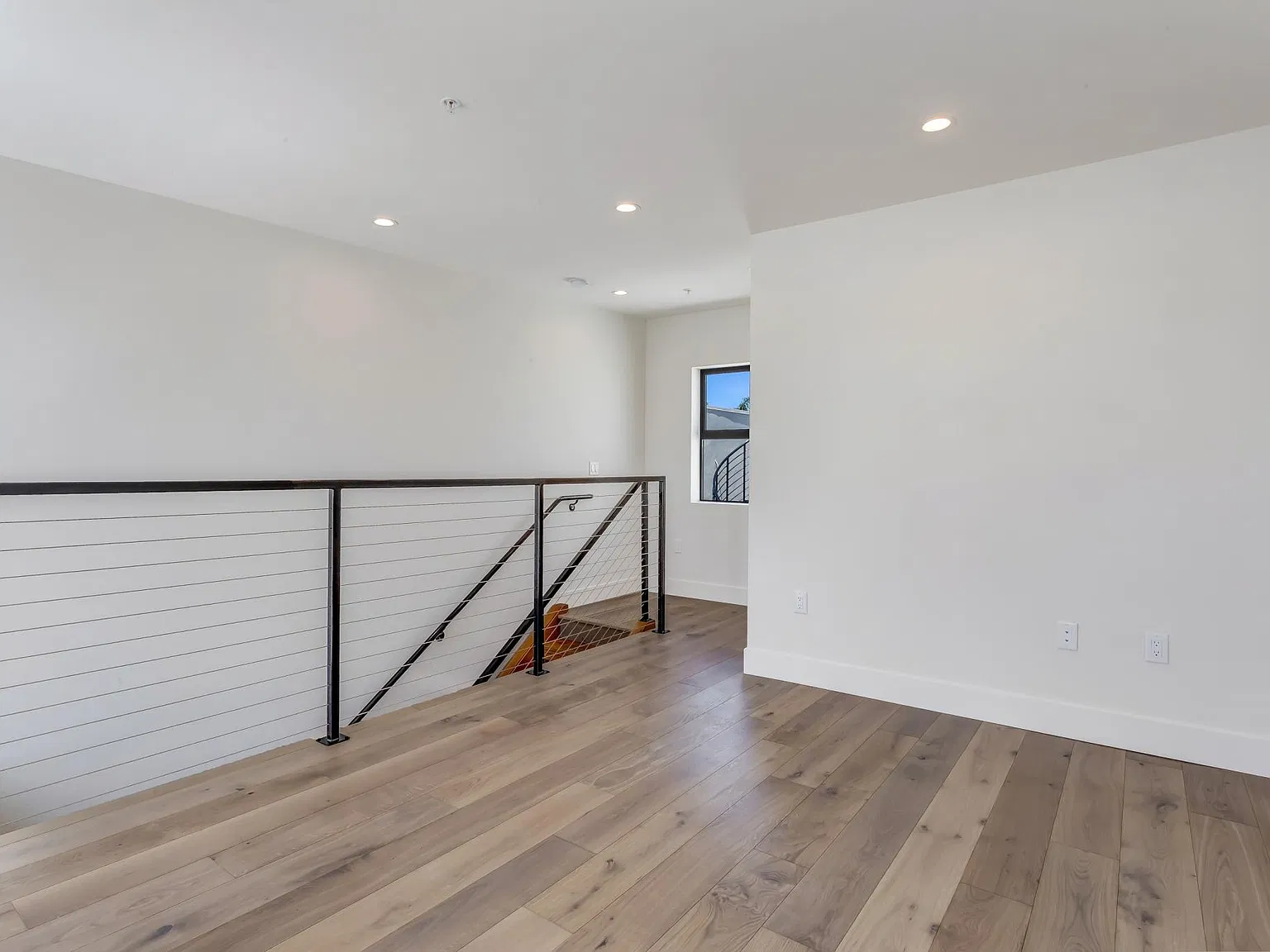 2 bed, 1253 sqft, $6,400 — Photo 2
