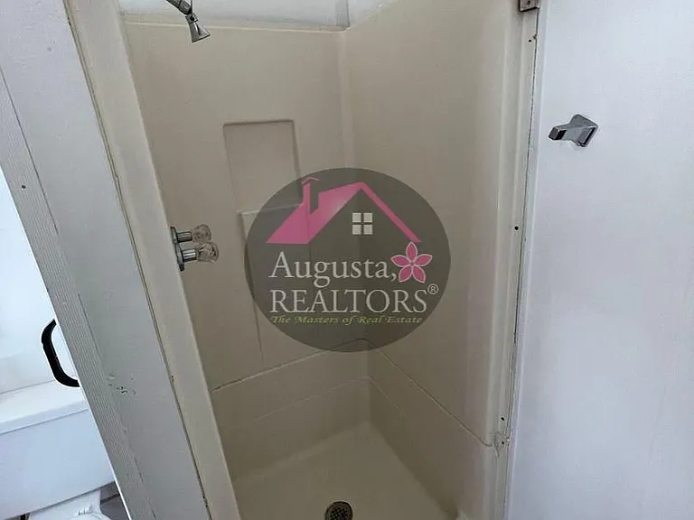 649 En #18th-apt 4 — Photo 9