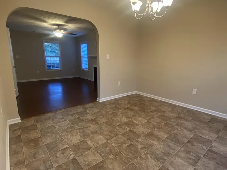 184 Roanoke Dr — Photo 11