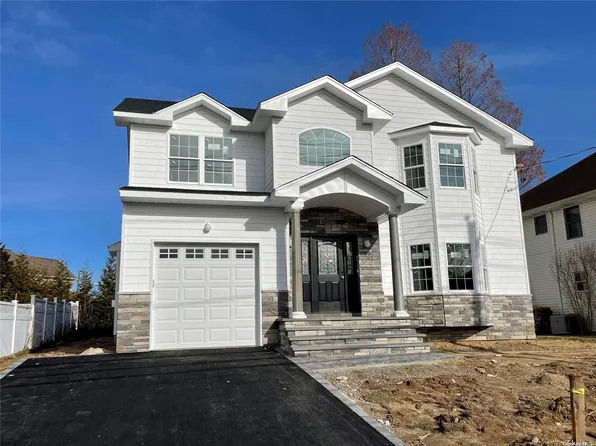 37 Raynham Drive, Syosset, NY 11791