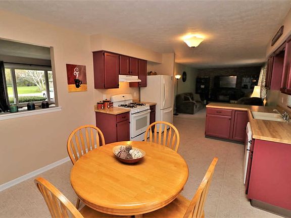 5th image of 10910 Bayberry Dr