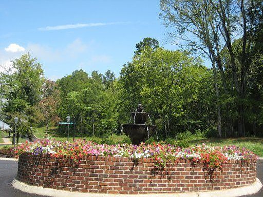 2nd image of 12126 Monument Blvd