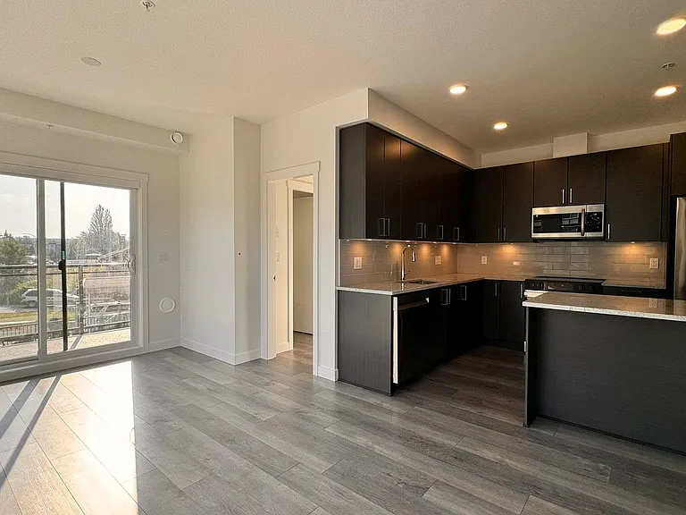 5504 Brydon Cres #214 — Photo 6