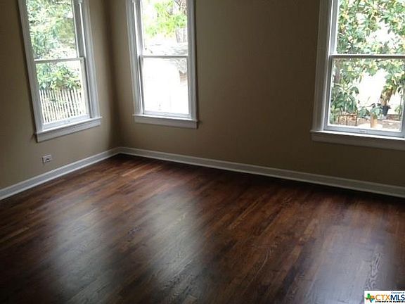 4th image of 222 S Hickory Ave