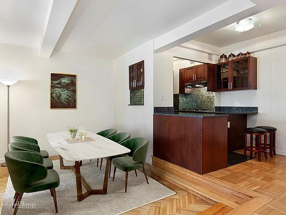 3rd image of 333 W 57th St APT 614