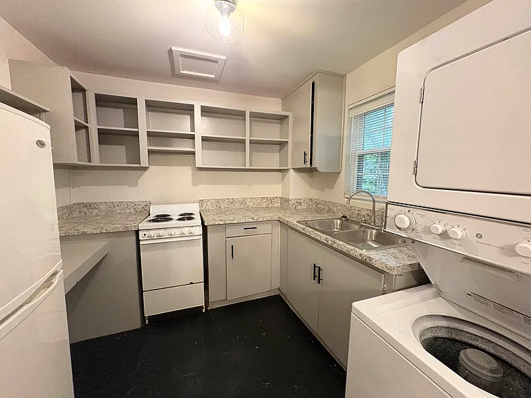 202 E Bradford Rd #3 — Photo 9