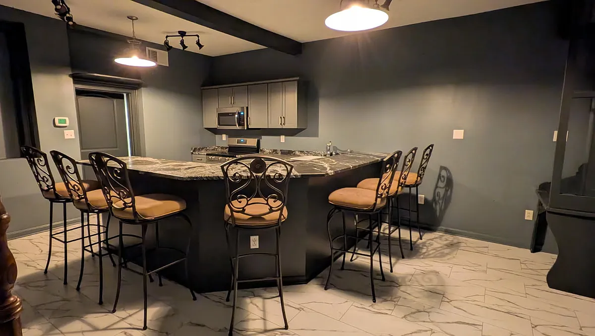 New Kitchen with Granite Bar Top and Counter including Bar Stools. - 215 Point St #215