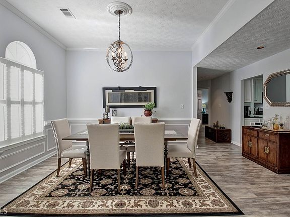 5th image of 440 Crescent Dr
