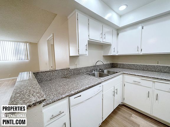 2nd image of 2345 Merton Ave APT 108