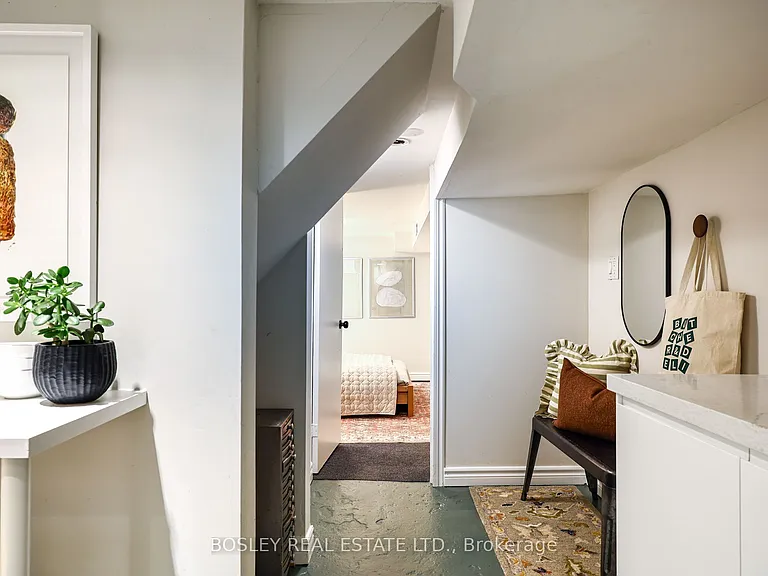 16 Hallam St #BASEMENT — Photo 7