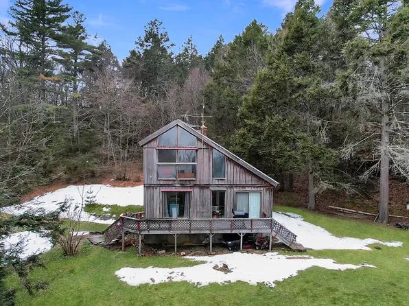 946 Huckle Hill Road, Vernon, VT 05354