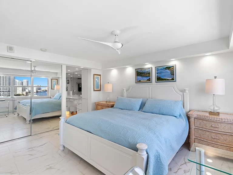 121 Golden Isles Dr #Penthouse 1 — Photo 44