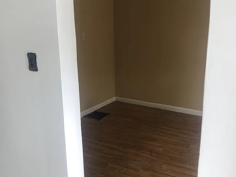 1256 Willow St — Photo 3