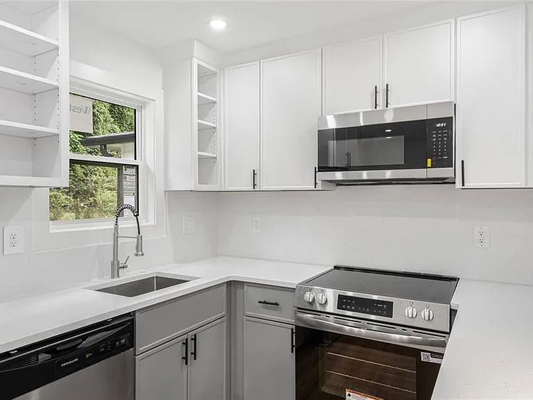 2353 Clarissa Dr NW — Photo 28