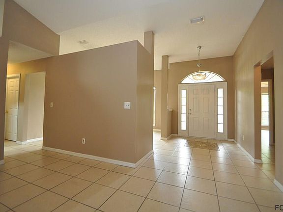 2nd image of 25 Lyndenhurst Ln