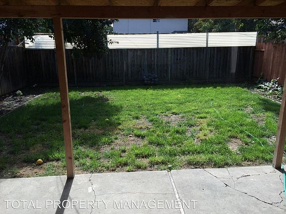 4th image of 1092 Bismarck Dr
