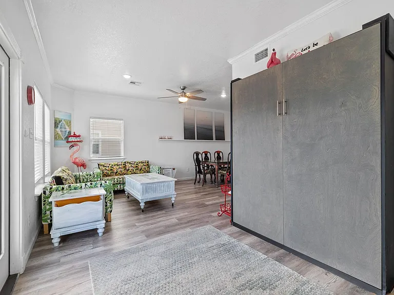 139 W Palm St — Photo 7