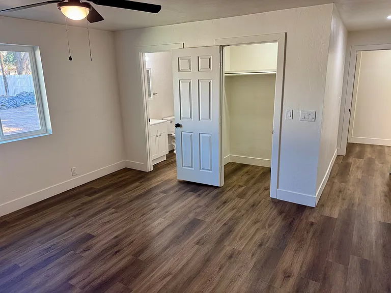 1132 E Brown St — Photo 12