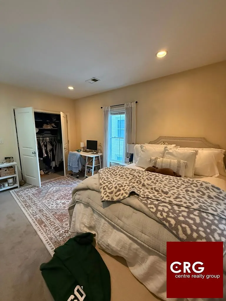 4 bed, 2.0 bath, $3,500 — Photo 3