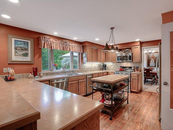 5th image of 24017 SE 18th Pl