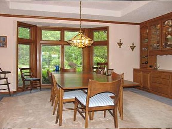 3rd image of 2578 Lakeshore Dr