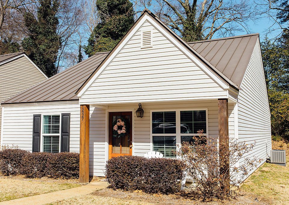 1st image of 1627 Oxford Pl